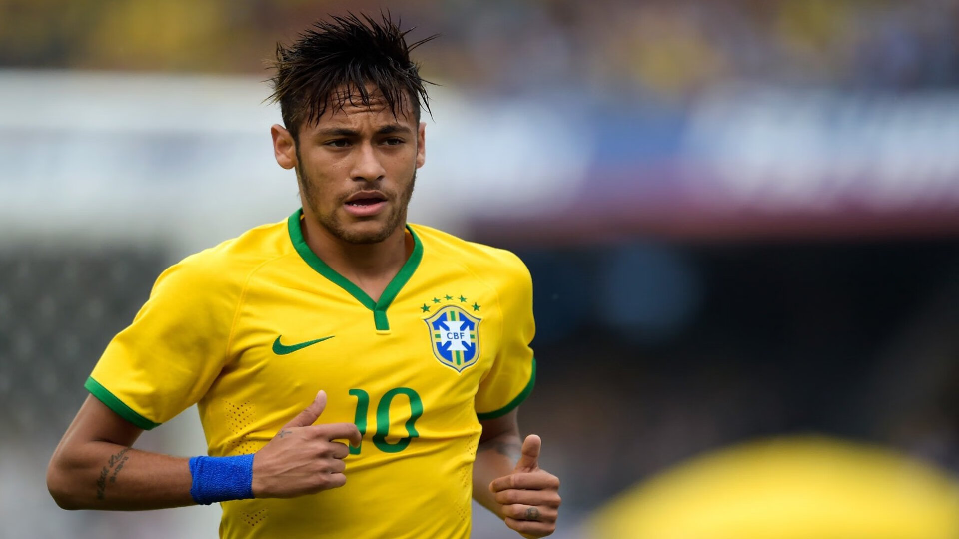 女队整体划频数据排名中上游，女队队员